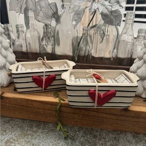 DEMDACO “HEARTFUL HOME” VALENTINES
MINI RED HEART LOAF PANS